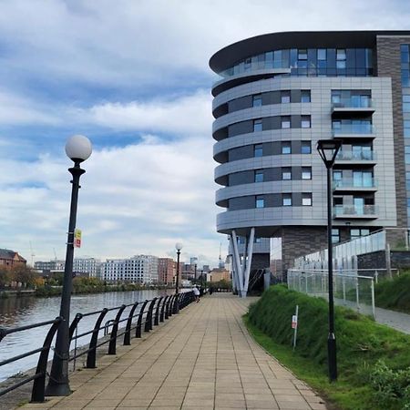 Manchester'S Luxurious 2-Bed Haven With Balcony - Canal Views & Proximity To Manchester United Esterno foto