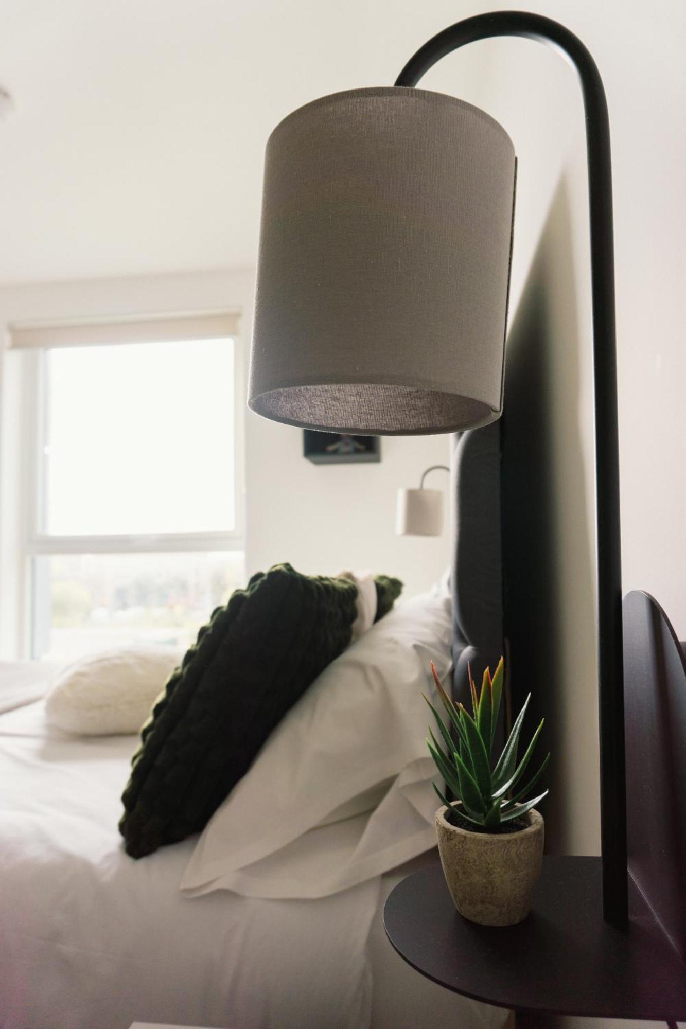 Manchester'S Luxurious 2-Bed Haven With Balcony - Canal Views & Proximity To Manchester United Esterno foto