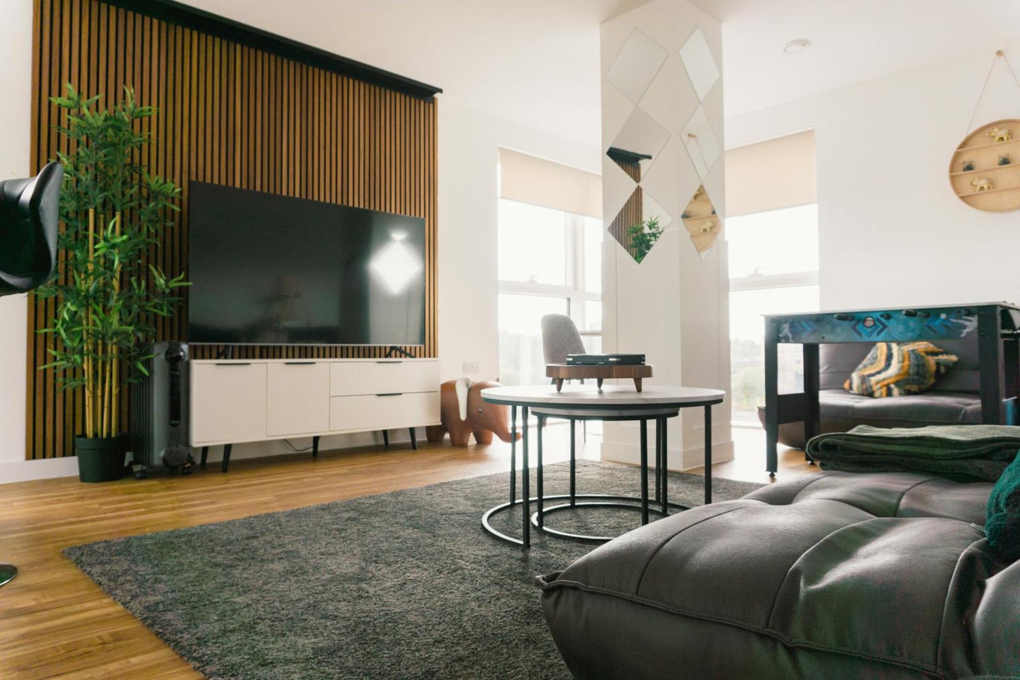 Manchester'S Luxurious 2-Bed Haven With Balcony - Canal Views & Proximity To Manchester United Esterno foto