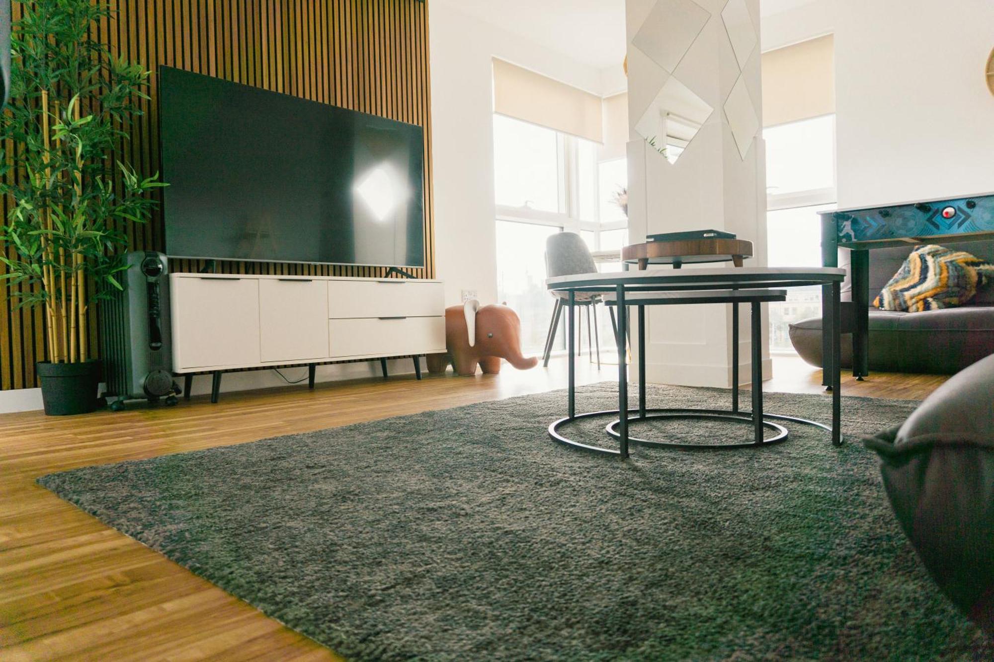 Manchester'S Luxurious 2-Bed Haven With Balcony - Canal Views & Proximity To Manchester United Esterno foto