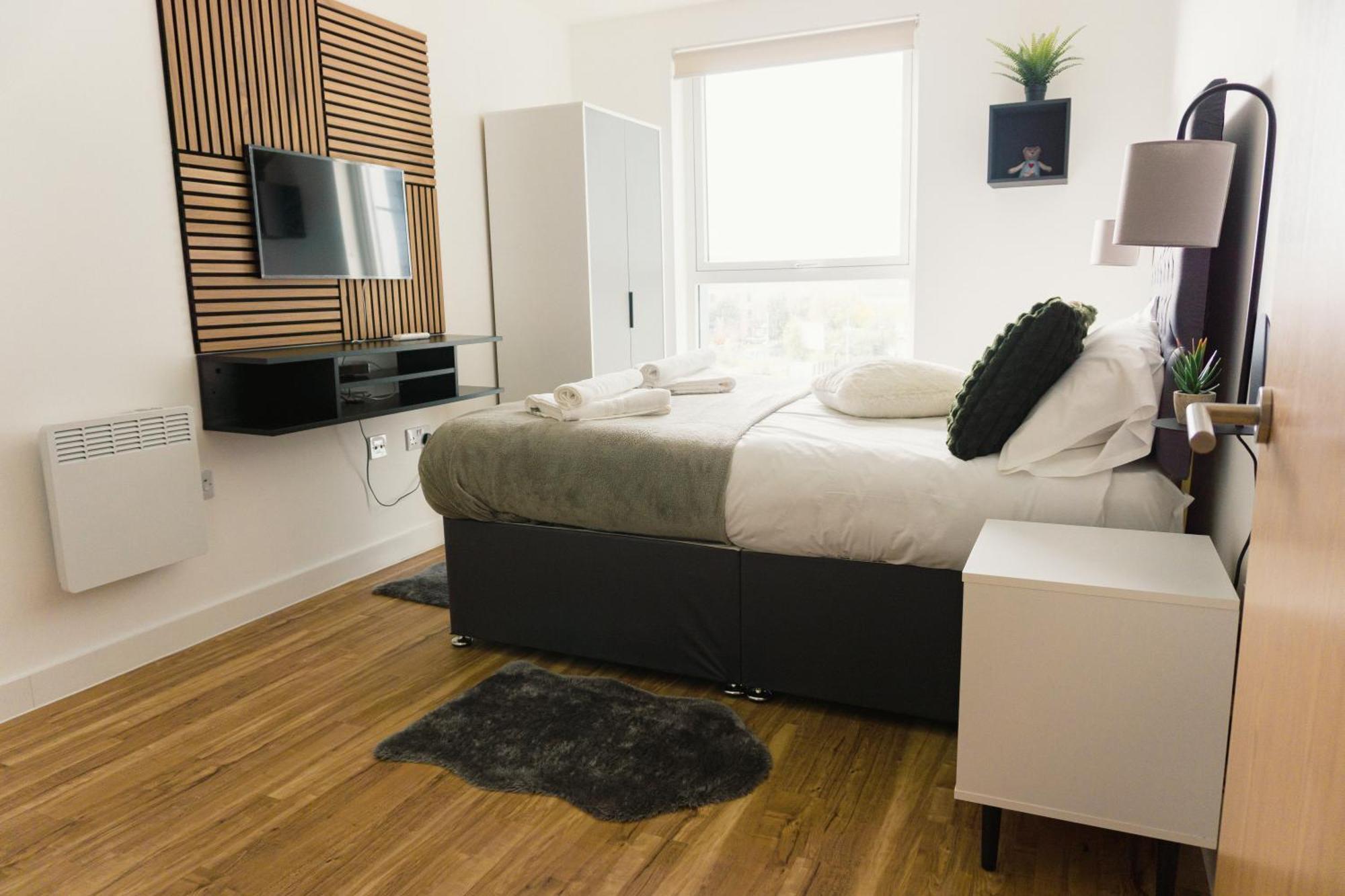 Manchester'S Luxurious 2-Bed Haven With Balcony - Canal Views & Proximity To Manchester United Esterno foto