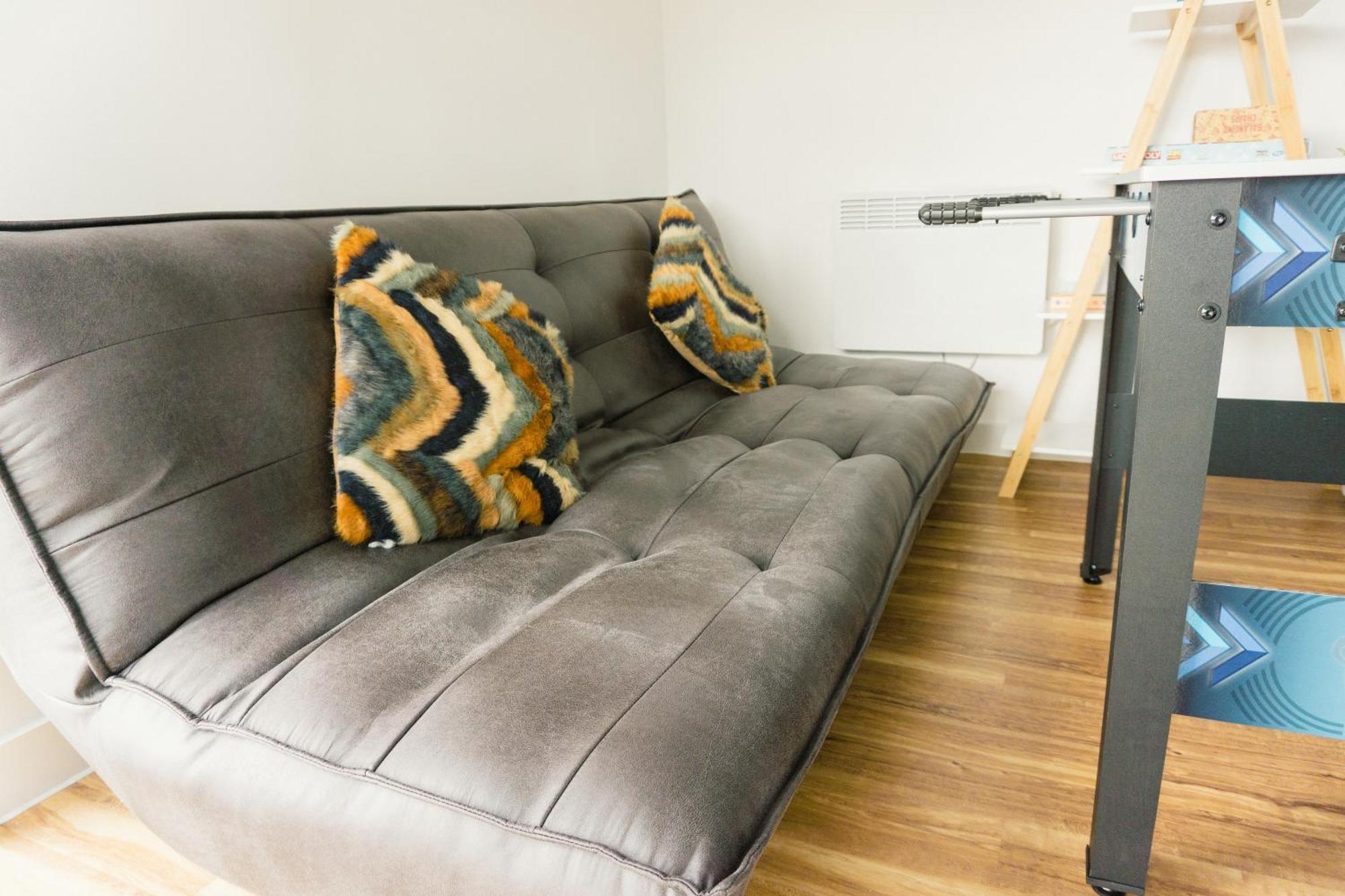 Manchester'S Luxurious 2-Bed Haven With Balcony - Canal Views & Proximity To Manchester United Esterno foto
