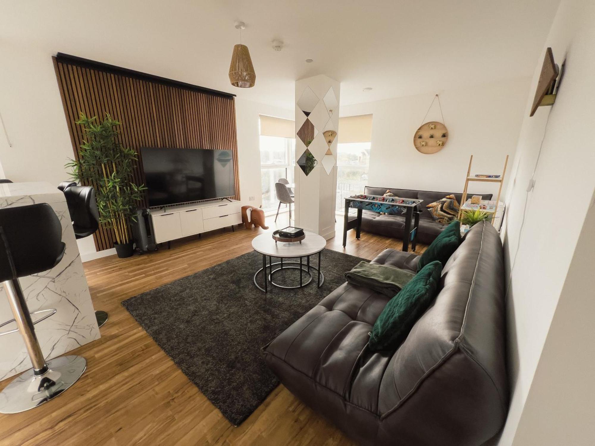 Manchester'S Luxurious 2-Bed Haven With Balcony - Canal Views & Proximity To Manchester United Esterno foto