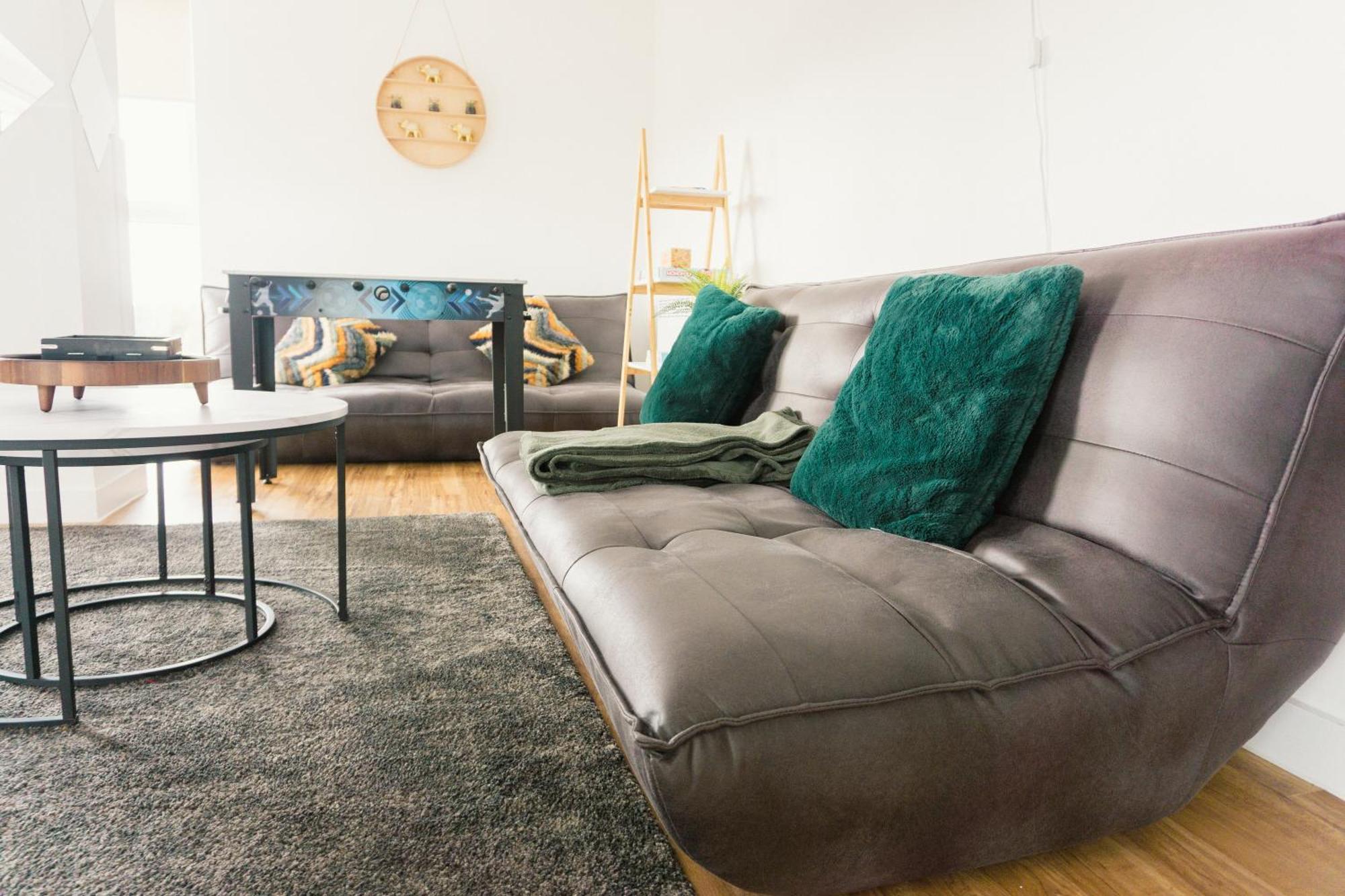 Manchester'S Luxurious 2-Bed Haven With Balcony - Canal Views & Proximity To Manchester United Esterno foto