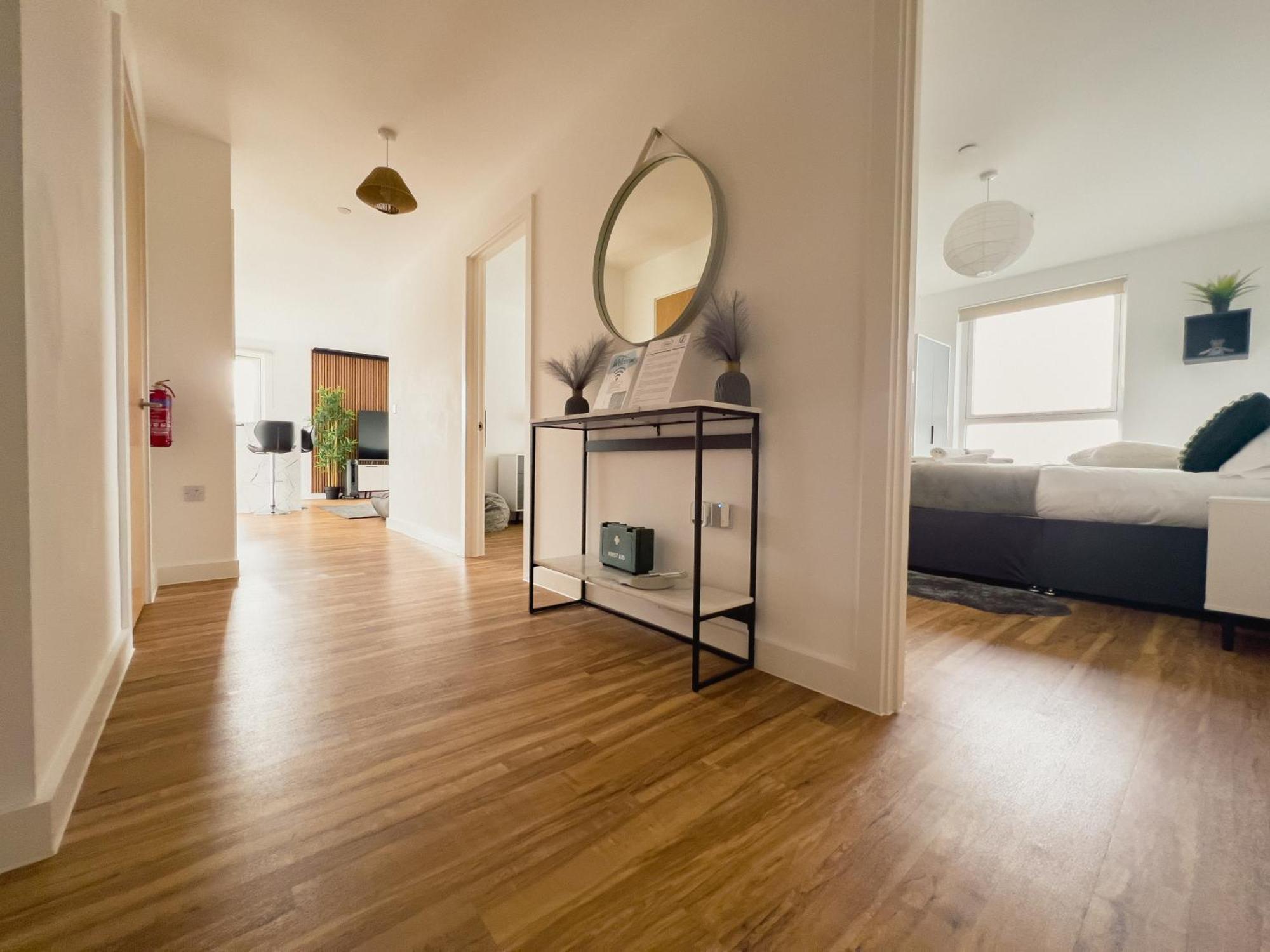 Manchester'S Luxurious 2-Bed Haven With Balcony - Canal Views & Proximity To Manchester United Esterno foto