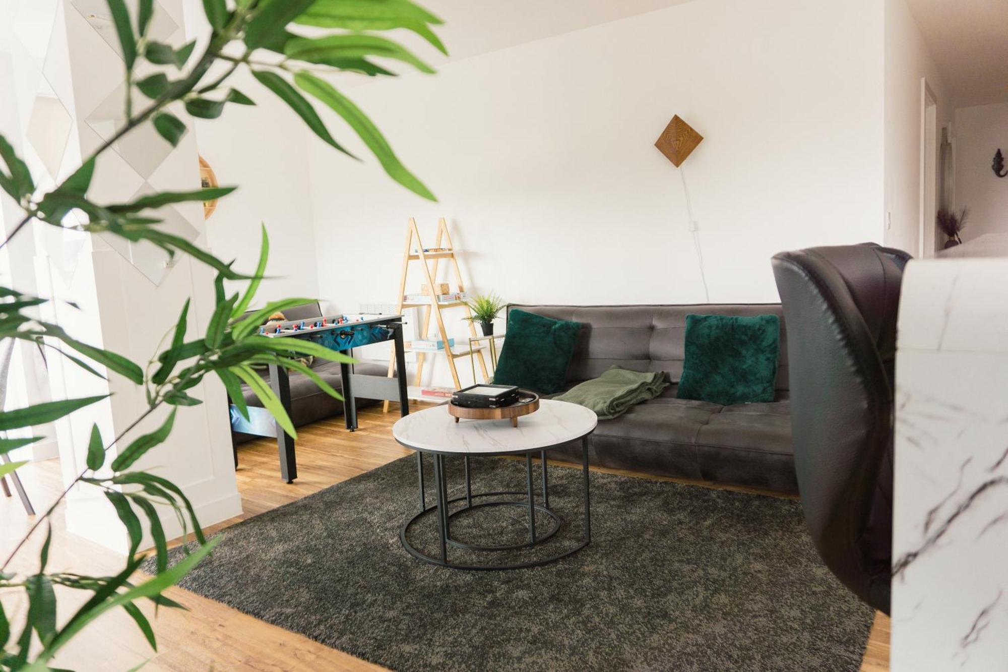Manchester'S Luxurious 2-Bed Haven With Balcony - Canal Views & Proximity To Manchester United Esterno foto